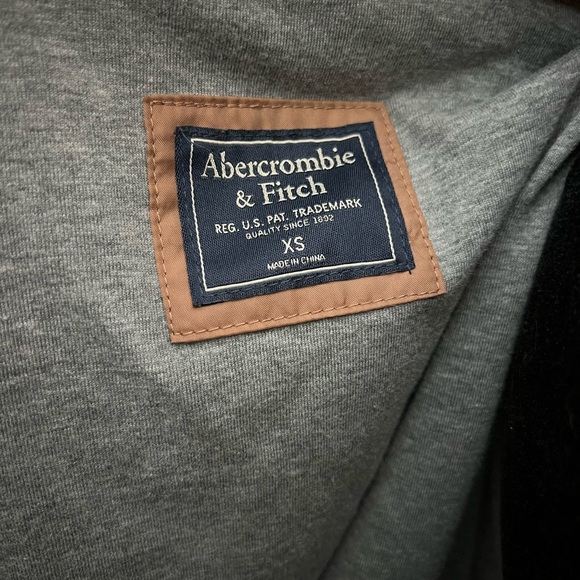 Abercrombie & Fitch Brown Puffer Jacket - Picture 3 of 3